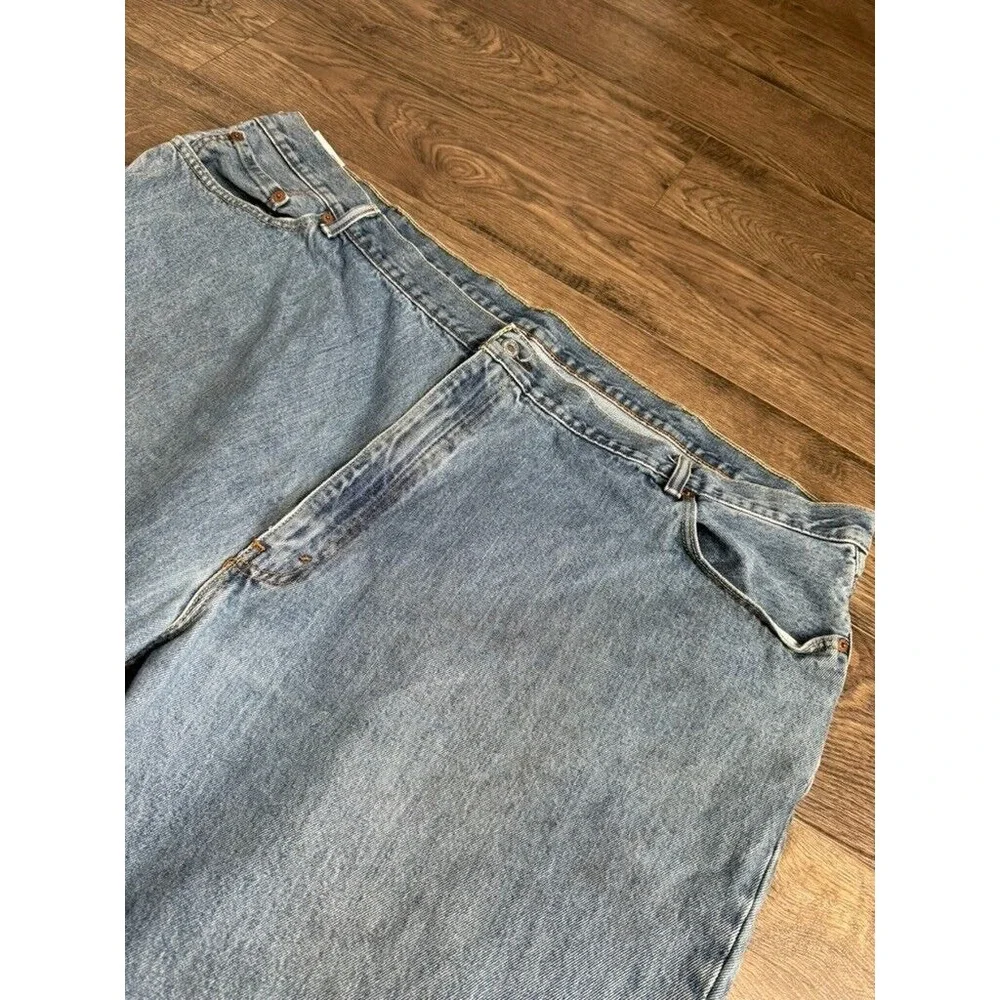 Mens Levi's jeans 560 size 54x30 (28.5 inseam)
